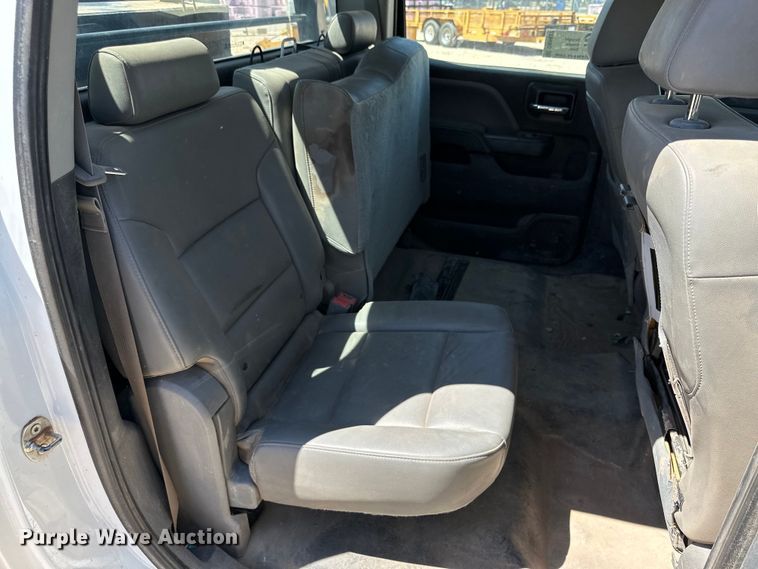 image for item DK6627 2015 Chevrolet Silverado 3500 HD Crew Cab flatbed pickup truck