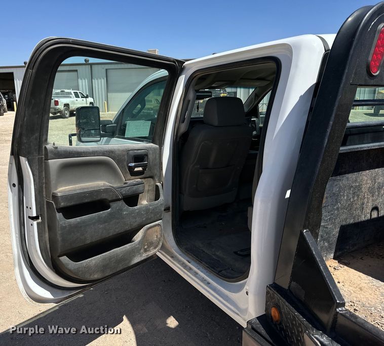 image for item DK6627 2015 Chevrolet Silverado 3500 HD Crew Cab flatbed pickup truck