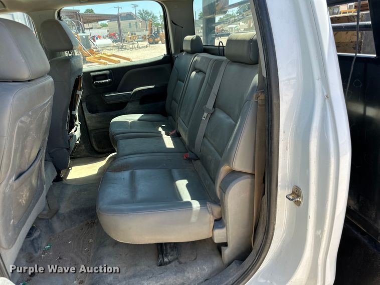 image for item DK6627 2015 Chevrolet Silverado 3500 HD Crew Cab flatbed pickup truck