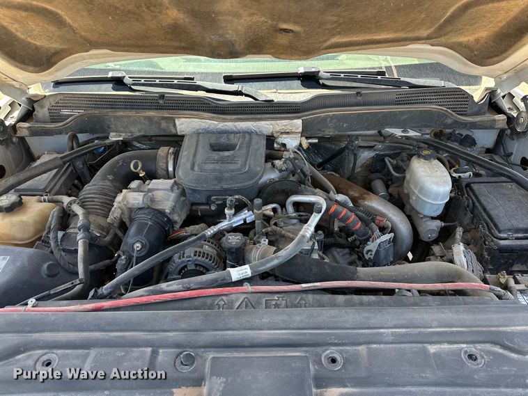 image for item DK6627 2015 Chevrolet Silverado 3500 HD Crew Cab flatbed pickup truck