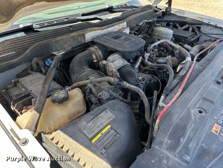 image for item DK6627 2015 Chevrolet Silverado 3500 HD Crew Cab flatbed pickup truck