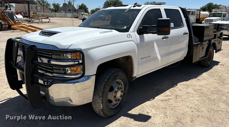image for item DK6628 2017 Chevrolet Silverado 3500 HD Crew Cab flatbed pickup truck