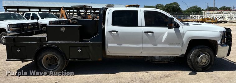 image for item DK6628 2017 Chevrolet Silverado 3500 HD Crew Cab flatbed pickup truck