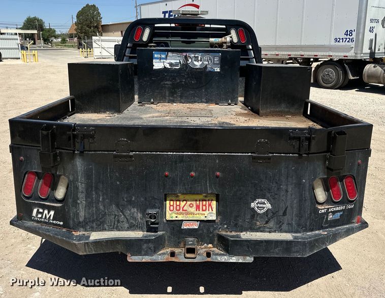 image for item DK6628 2017 Chevrolet Silverado 3500 HD Crew Cab flatbed pickup truck