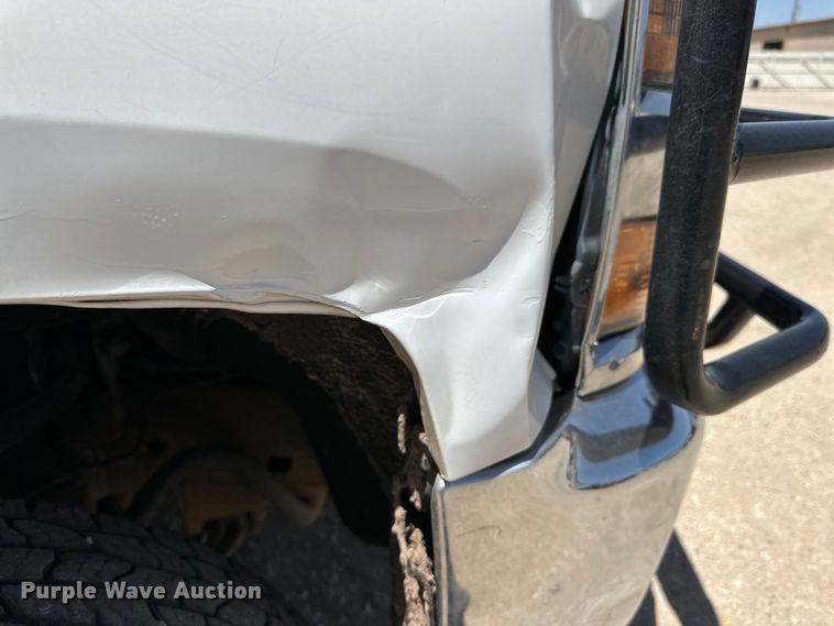 image for item DK6628 2017 Chevrolet Silverado 3500 HD Crew Cab flatbed pickup truck