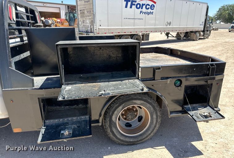 image for item DK6628 2017 Chevrolet Silverado 3500 HD Crew Cab flatbed pickup truck