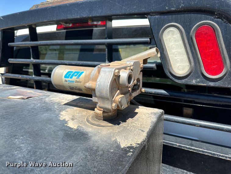 image for item DK6628 2017 Chevrolet Silverado 3500 HD Crew Cab flatbed pickup truck