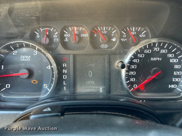 image for item DK6628 2017 Chevrolet Silverado 3500 HD Crew Cab flatbed pickup truck