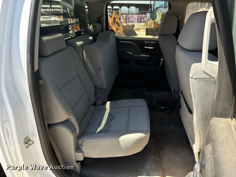 image for item DK6628 2017 Chevrolet Silverado 3500 HD Crew Cab flatbed pickup truck