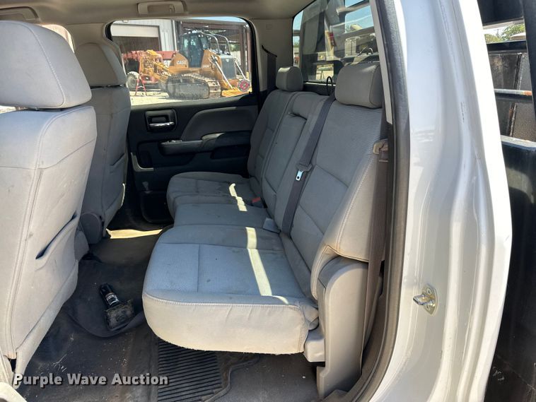 image for item DK6628 2017 Chevrolet Silverado 3500 HD Crew Cab flatbed pickup truck