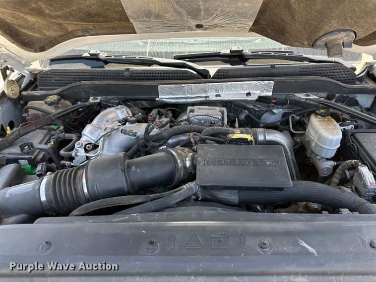 image for item DK6628 2017 Chevrolet Silverado 3500 HD Crew Cab flatbed pickup truck