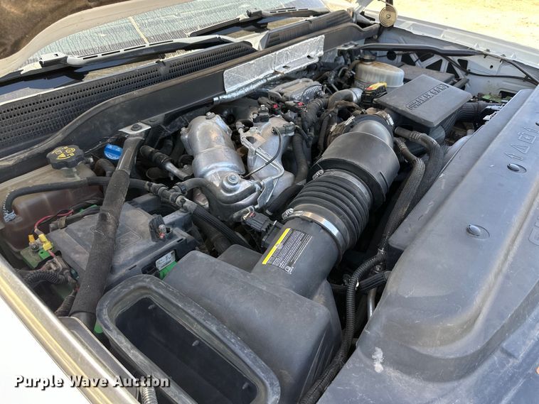 image for item DK6628 2017 Chevrolet Silverado 3500 HD Crew Cab flatbed pickup truck