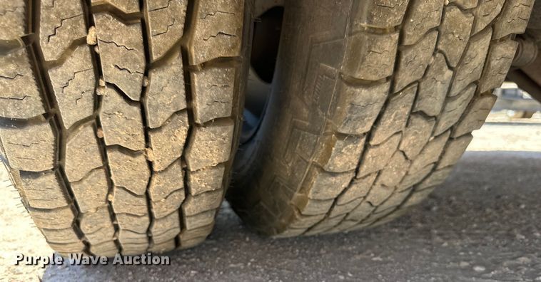 image for item DK6628 2017 Chevrolet Silverado 3500 HD Crew Cab flatbed pickup truck