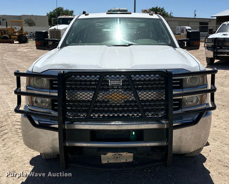 image for item DK6633 2016 Chevrolet Silverado 3500 HD Crew Cab flatbed pickup truck