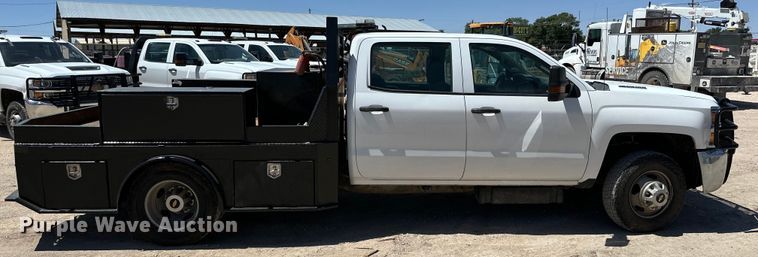 image for item DK6633 2016 Chevrolet Silverado 3500 HD Crew Cab flatbed pickup truck