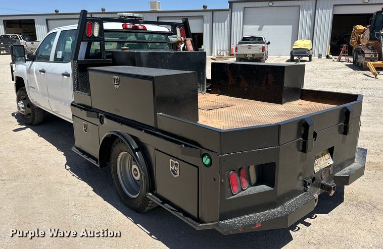 image for item DK6633 2016 Chevrolet Silverado 3500 HD Crew Cab flatbed pickup truck