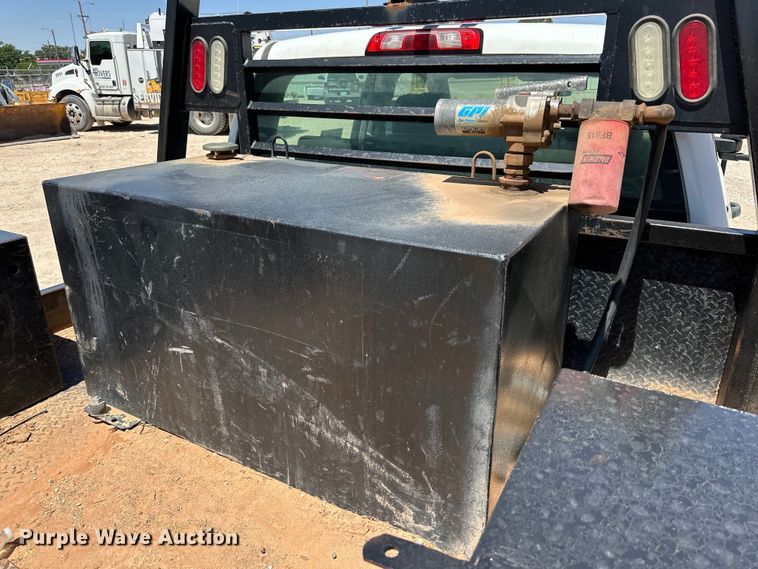 image for item DK6633 2016 Chevrolet Silverado 3500 HD Crew Cab flatbed pickup truck