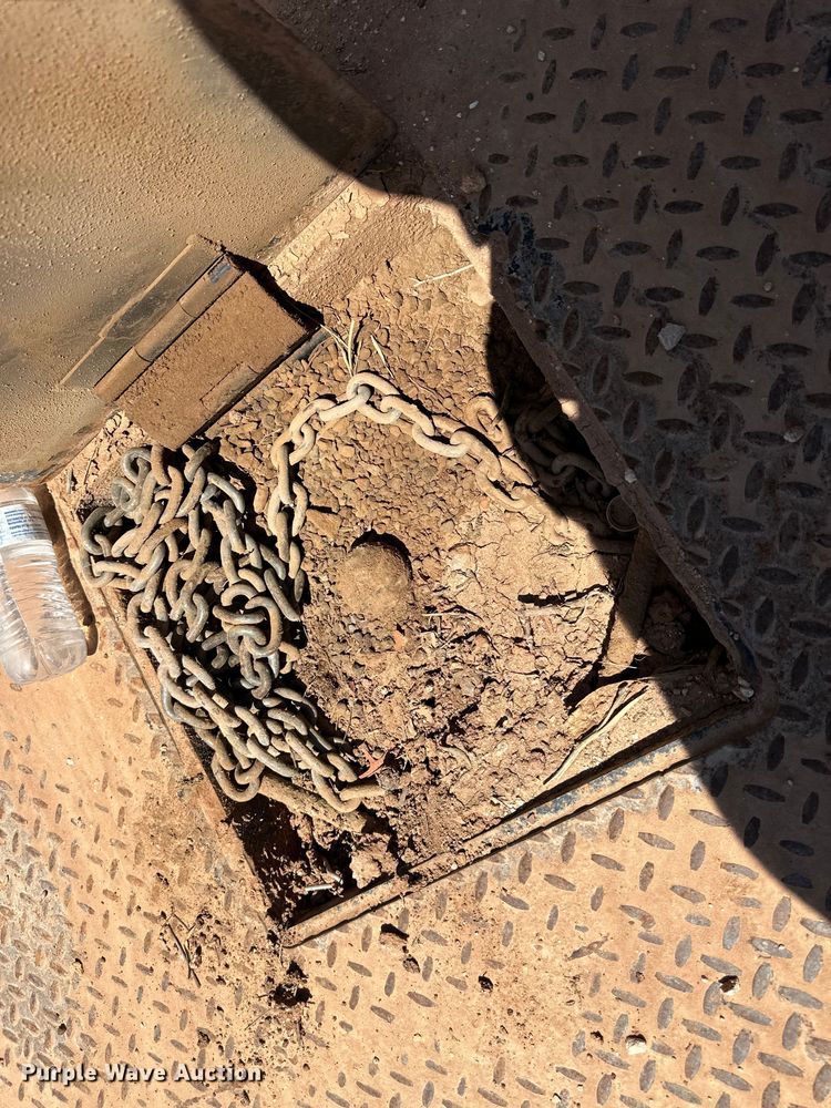 image for item DK6633 2016 Chevrolet Silverado 3500 HD Crew Cab flatbed pickup truck