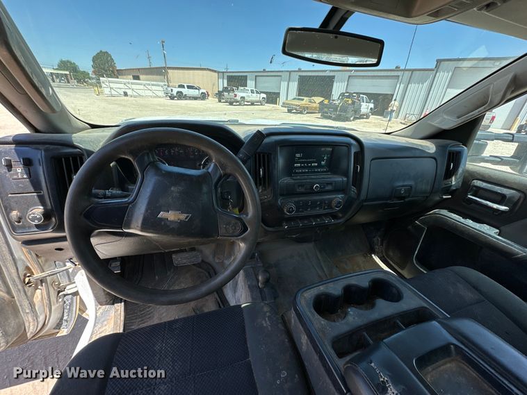 image for item DK6633 2016 Chevrolet Silverado 3500 HD Crew Cab flatbed pickup truck