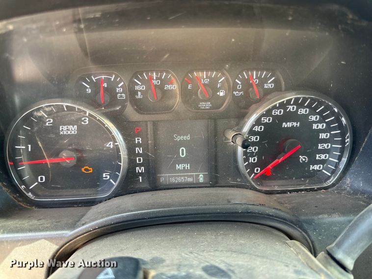 image for item DK6633 2016 Chevrolet Silverado 3500 HD Crew Cab flatbed pickup truck