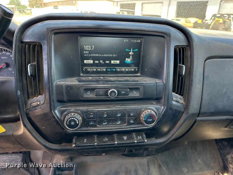 image for item DK6633 2016 Chevrolet Silverado 3500 HD Crew Cab flatbed pickup truck