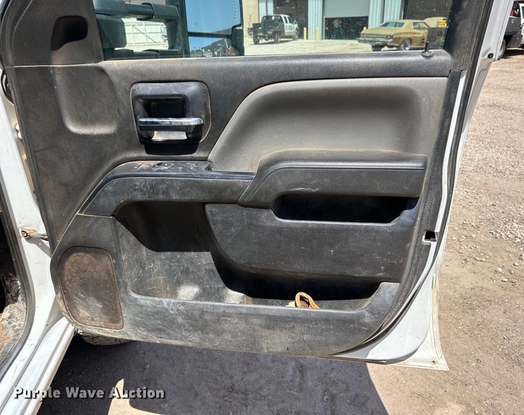 image for item DK6633 2016 Chevrolet Silverado 3500 HD Crew Cab flatbed pickup truck