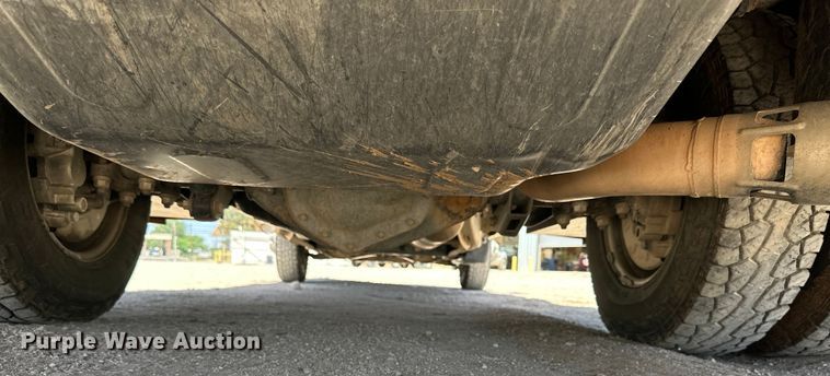 image for item DK6633 2016 Chevrolet Silverado 3500 HD Crew Cab flatbed pickup truck