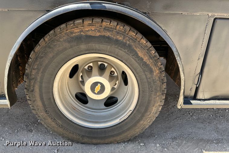 image for item DK6633 2016 Chevrolet Silverado 3500 HD Crew Cab flatbed pickup truck