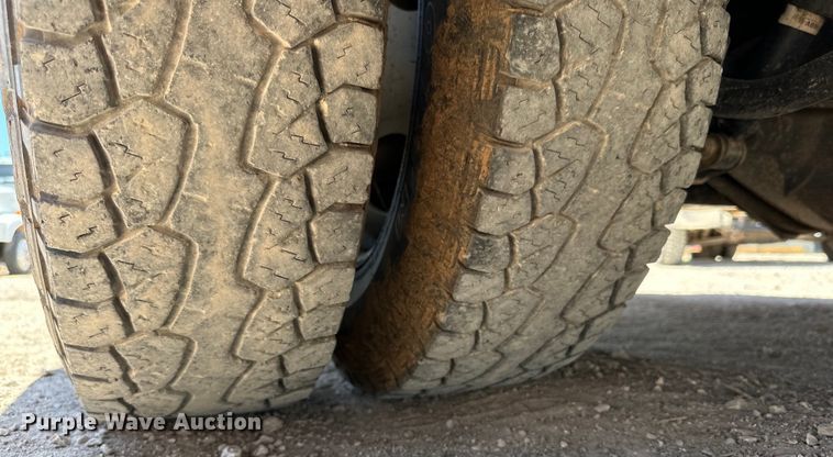 image for item DK6633 2016 Chevrolet Silverado 3500 HD Crew Cab flatbed pickup truck