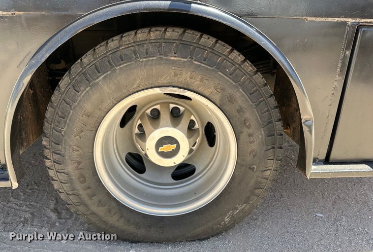 image for item DK6633 2016 Chevrolet Silverado 3500 HD Crew Cab flatbed pickup truck