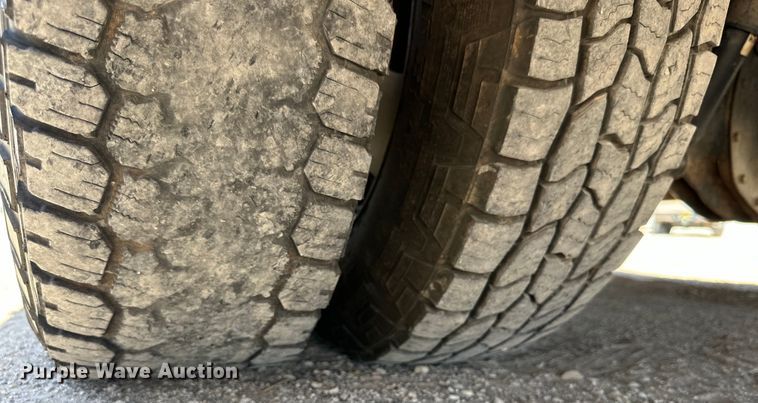 image for item DK6633 2016 Chevrolet Silverado 3500 HD Crew Cab flatbed pickup truck