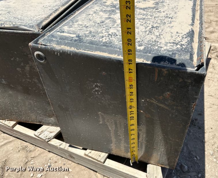 image for item DK6638 (2) toolboxes