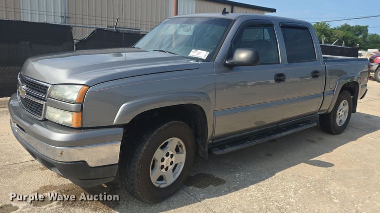 image for item DM1696 2006 Chevrolet Silverado 1500 Crew Cab pickup truck