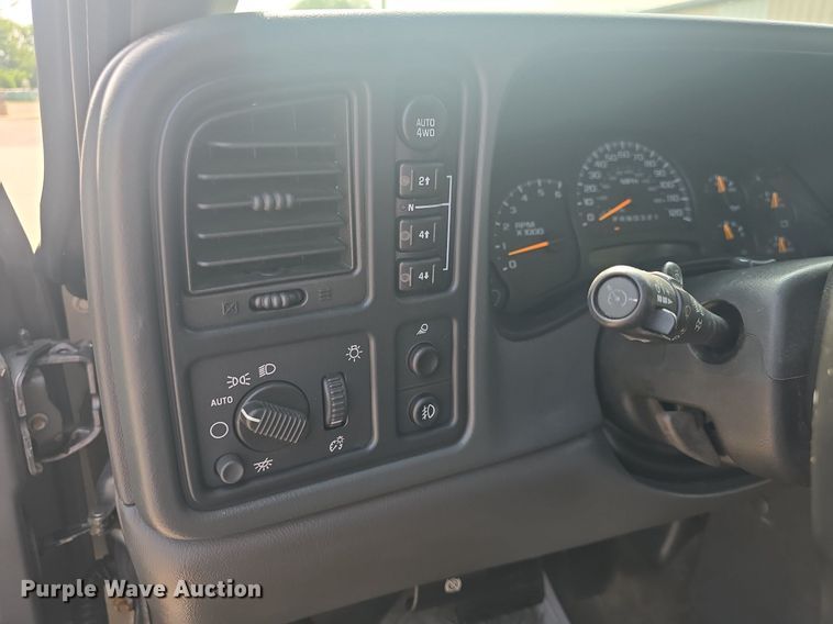 image for item DM1696 2006 Chevrolet Silverado 1500 Crew Cab pickup truck