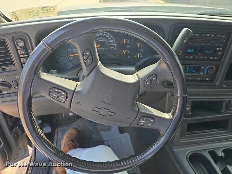 image for item DM1696 2006 Chevrolet Silverado 1500 Crew Cab pickup truck