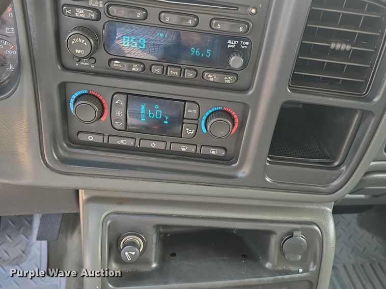 image for item DM1696 2006 Chevrolet Silverado 1500 Crew Cab pickup truck