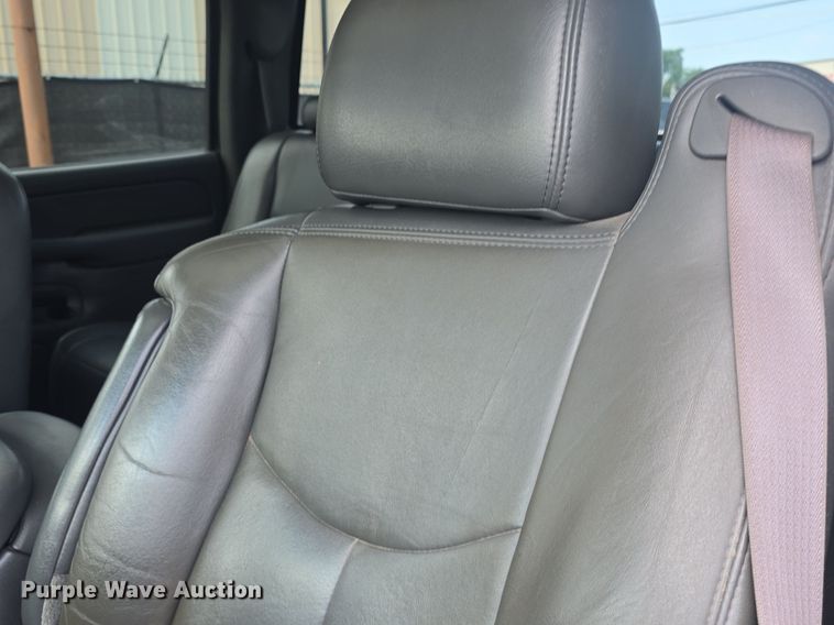 image for item DM1696 2006 Chevrolet Silverado 1500 Crew Cab pickup truck