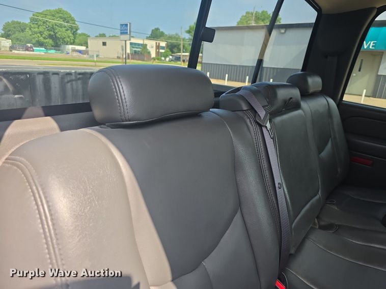 image for item DM1696 2006 Chevrolet Silverado 1500 Crew Cab pickup truck