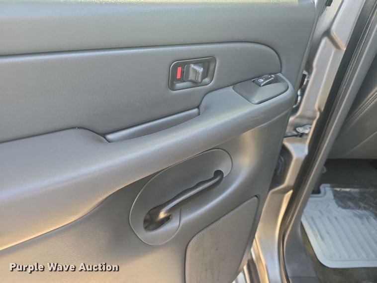 image for item DM1696 2006 Chevrolet Silverado 1500 Crew Cab pickup truck