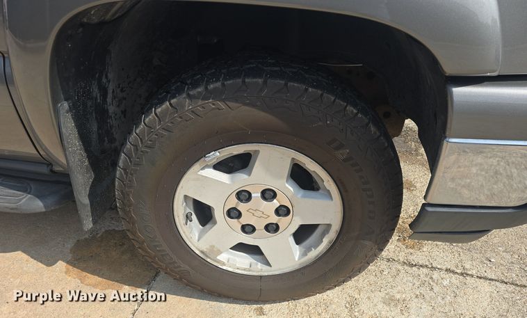 image for item DM1696 2006 Chevrolet Silverado 1500 Crew Cab pickup truck