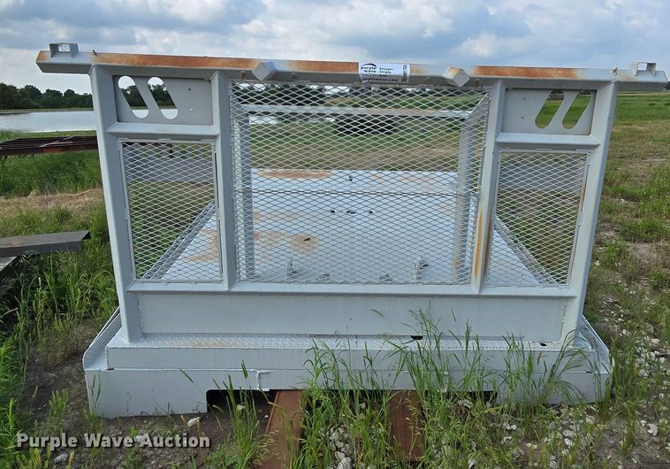 image for item DM1704 Winch truck bed