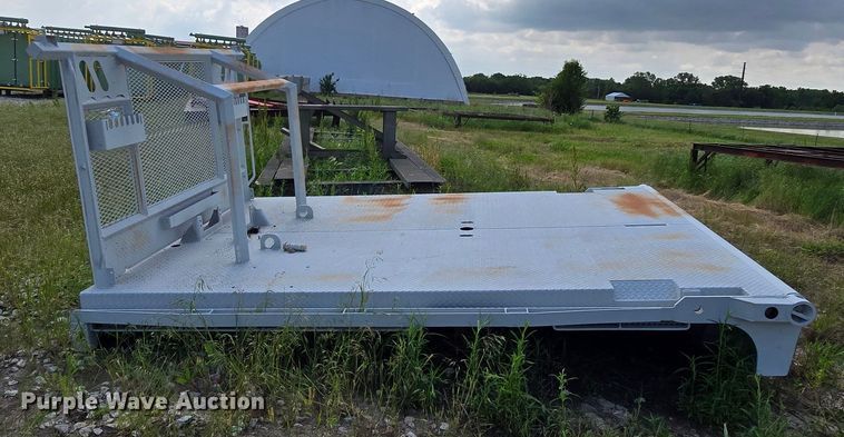 image for item DM1704 Winch truck bed