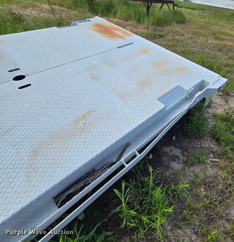 image for item DM1704 Winch truck bed