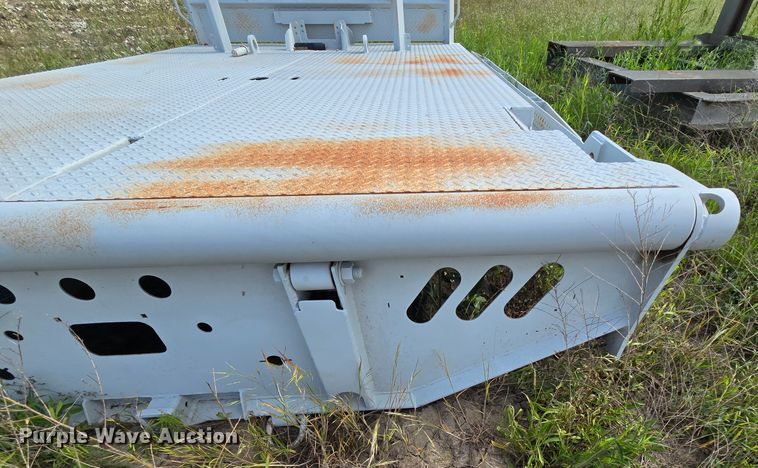 image for item DM1704 Winch truck bed