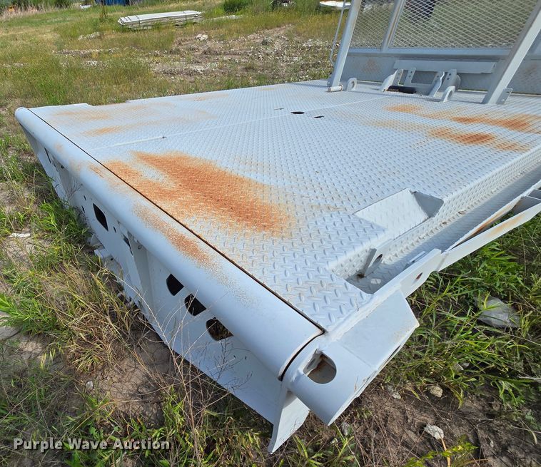 image for item DM1704 Winch truck bed