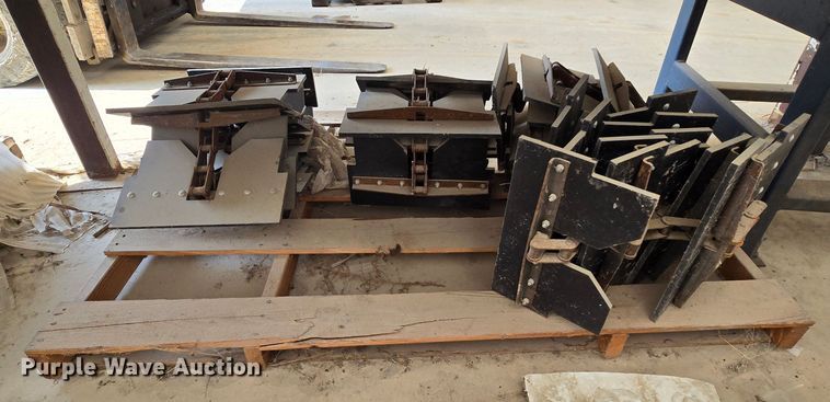 image for item DM1704 Winch truck bed