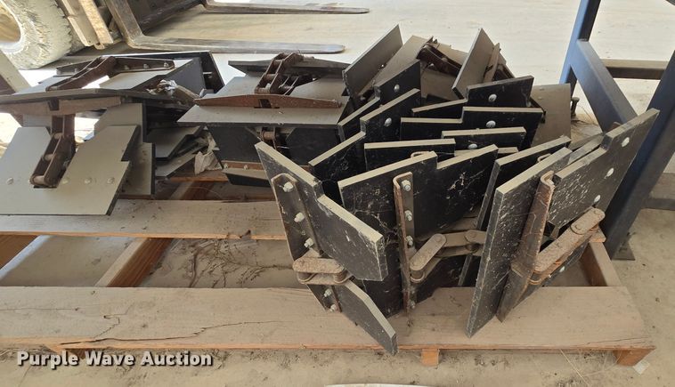 image for item DM1704 Winch truck bed