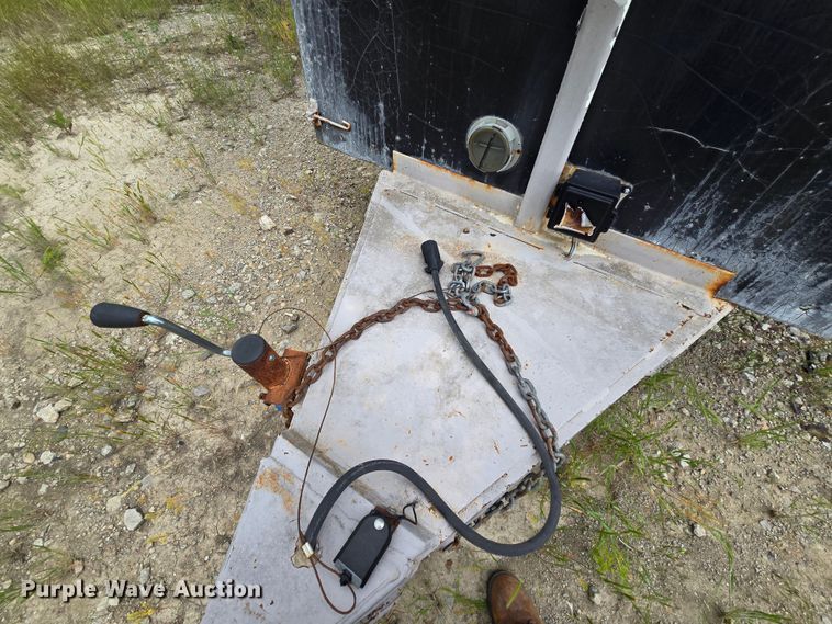 image for item DM1705 1988 W-W enclosed cargo trailer