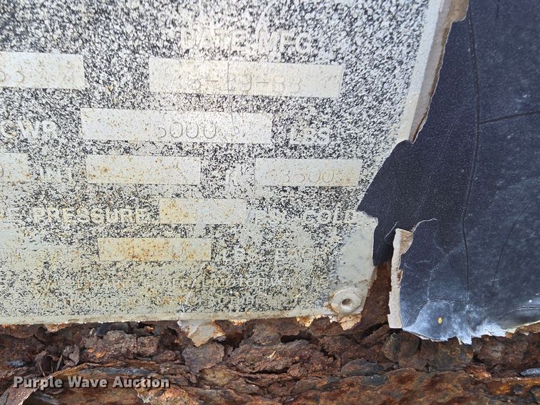 image for item DM1705 1988 W-W enclosed cargo trailer