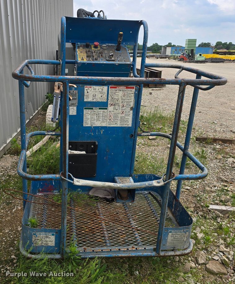 image for item DM1706 2006 Genie Z3020N boom lift